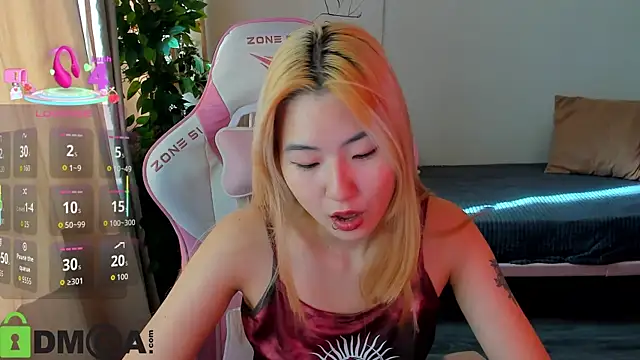 Snapshot of Aisi_18 chatting on 8, 10, 2025 Aisi 18 online show from 8, 10, 2025