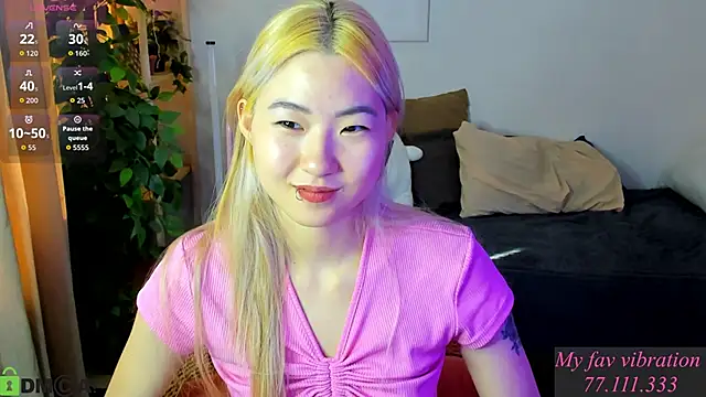 Snapshot of Aisi_18 chatting on 23, 9, 2025 Aisi 18 online show from 23, 9, 2025