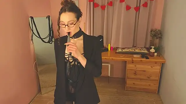 Snapshot of laracroftmansion chatting on 19, 2, 2026 laracroftmansion online show from 19, 2, 2026