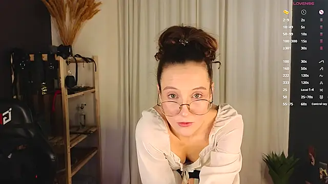 laracroftmansion online show from 4, 10, 2025