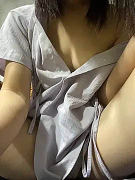 Snapshot of Leyleisanmay chatting on 10, 9, 2025 Leyleisanmay online show from 10, 9, 2025