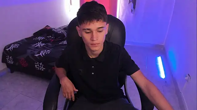 Aron Boyy online show from 2, 12, 2025