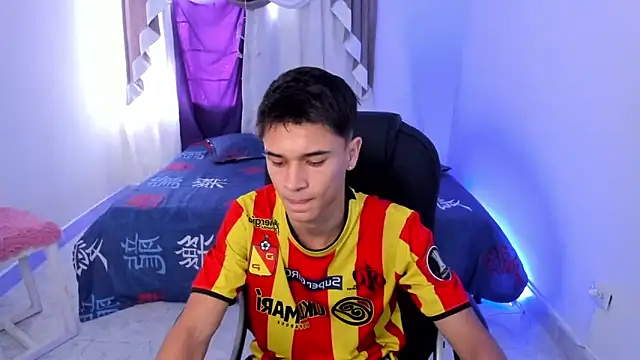 Aron Boyy online show from 7, 10, 2025