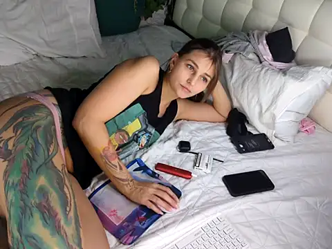 Kimberly Wolker online show from 21, 9, 2025