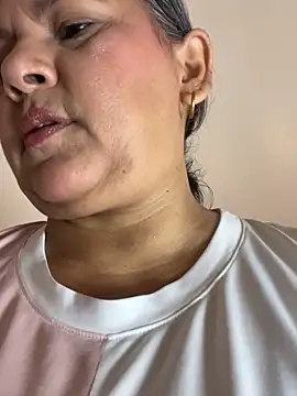 Lucy Milf 474 online show from 24, 2, 2026