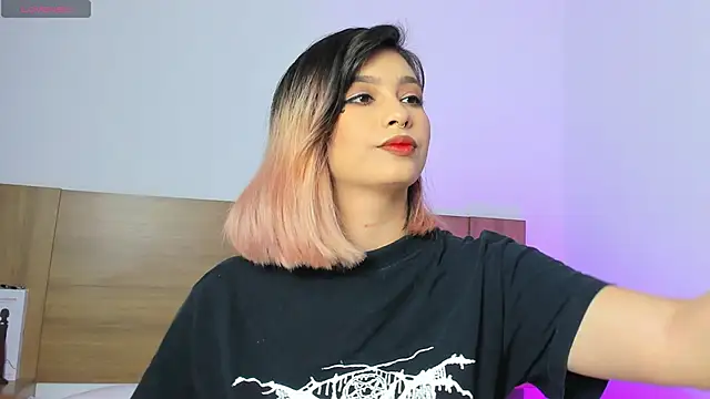 Akatsumi  online show from 15, 10, 2025