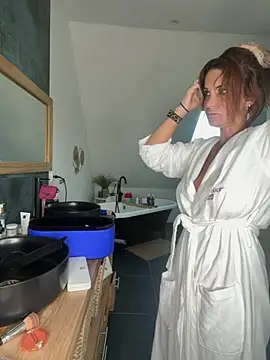 AmyStone   online show from 8, 4, 2026