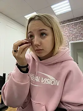 Sky Cutie online show from 8, 2, 2026