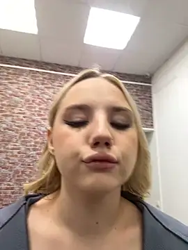 Sky Cutie online show from 16, 10, 2025