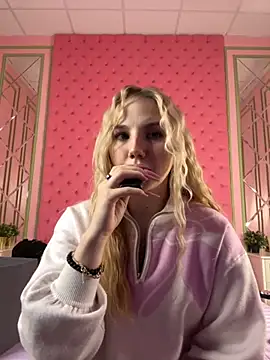 Sky Cutie online show from 3, 12, 2025