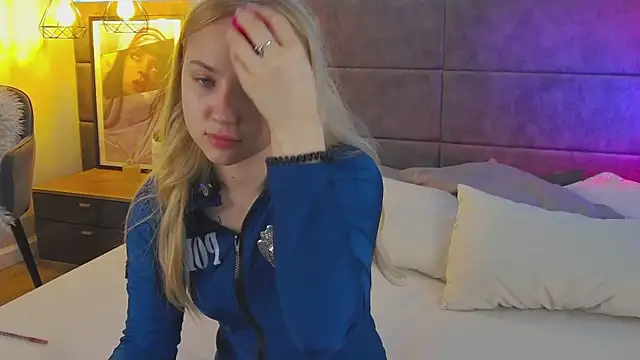 Sky Cutie online show from 18, 4, 2026