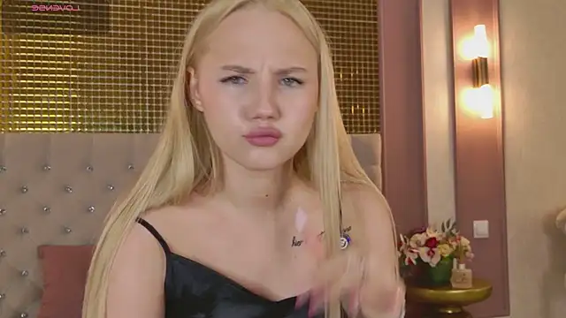 Sky Cutie online show from 14, 6, 2026