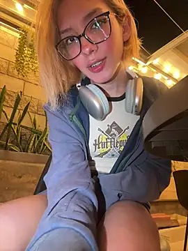 SweetBunnyGF online show from 25, 5, 2026