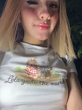 SweetBunnyGF online show from 3, 12, 2025