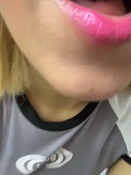 Snapshot of SweetBunnyGF chatting on 4, 2, 2026 SweetBunnyGF online show from 4, 2, 2026