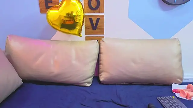 Victoria Fallon online show from 24, 10, 2025