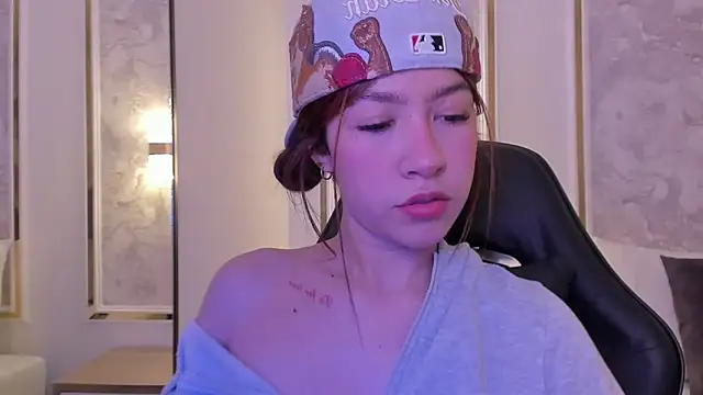 doll eyees  online show from 20, 9, 2025