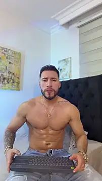 Thiago Hill online show from 17, 5, 2026