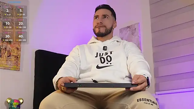 Thiago Hill online show from 17, 2, 2026