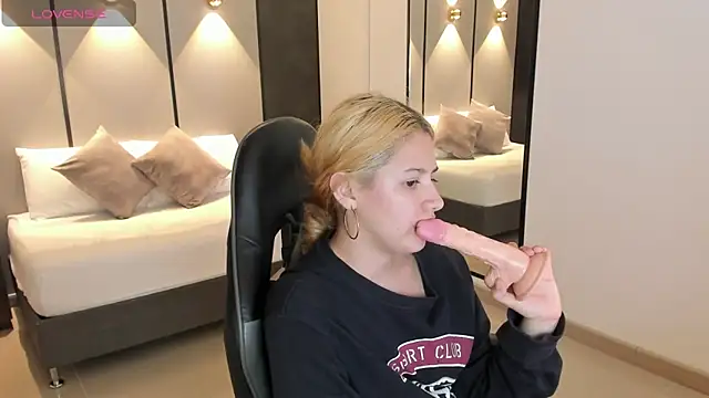 daniand  online show from 9, 10, 2025