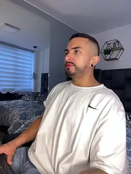 Snapshot of ALEXXX_KING chatting on 5, 10, 2025 ALEXXX KING online show from 5, 10, 2025