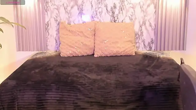 ChloeeMason online show from 11, 11, 2025