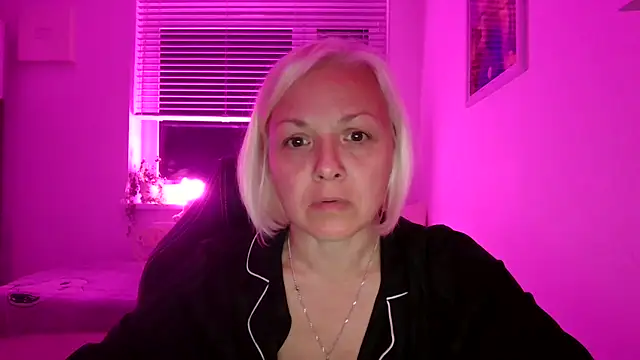 Snapshot of Linsy_Kim chatting on 27, 9, 2025 Linsy Kim online show from 27, 9, 2025