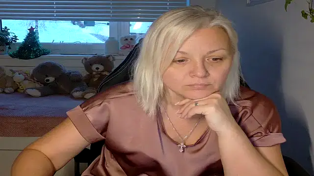 Linsy Kim online show from 15, 2, 2026