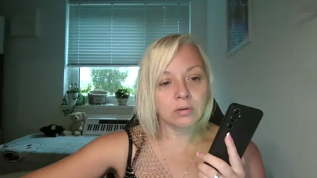 Snapshot of Linsy_Kim chatting on 7, 10, 2025 Linsy Kim online show from 7, 10, 2025