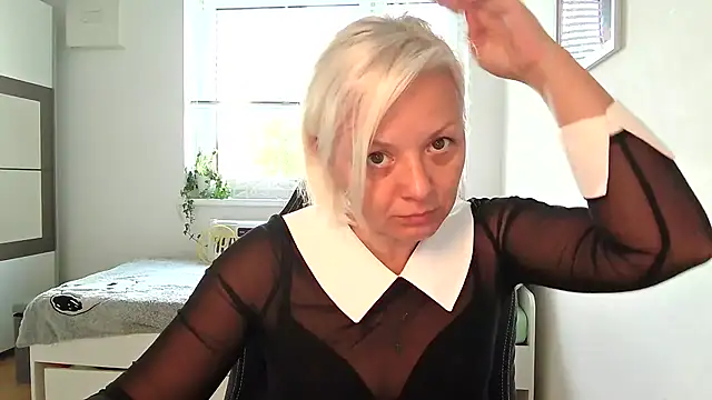 Snapshot of Linsy_Kim chatting on 26, 9, 2025 Linsy Kim online show from 26, 9, 2025