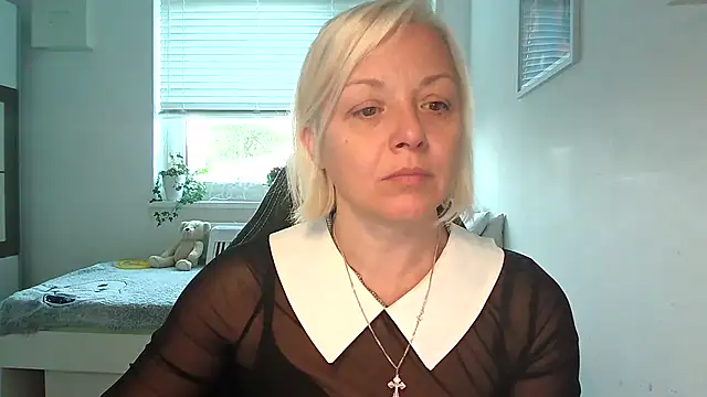 Snapshot of Linsy_Kim chatting on 3, 10, 2025 Linsy Kim online show from 3, 10, 2025