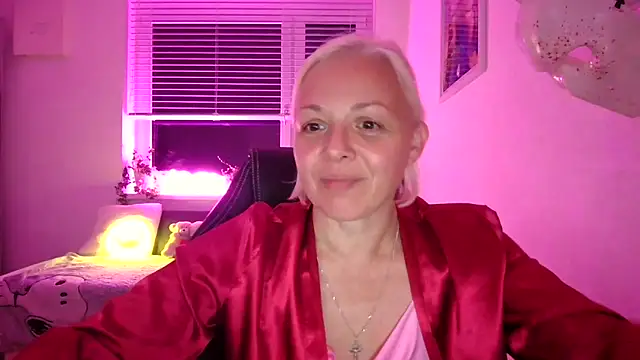 Snapshot of Linsy_Kim chatting on 18, 9, 2025 Linsy Kim online show from 18, 9, 2025