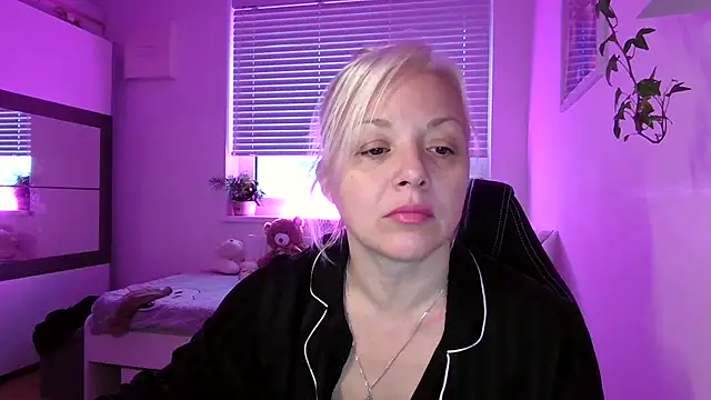 Snapshot of Linsy_Kim chatting on 27, 11, 2025 Linsy Kim online show from 27, 11, 2025