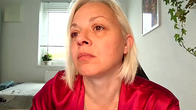 Snapshot of Linsy_Kim chatting on 2, 11, 2025 Linsy Kim online show from 2, 11, 2025