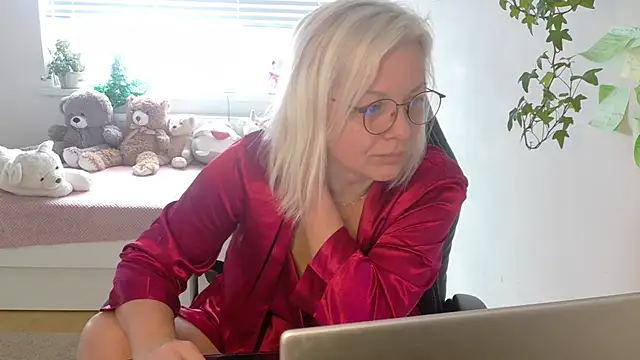 Linsy Kim online show from 8, 2, 2026