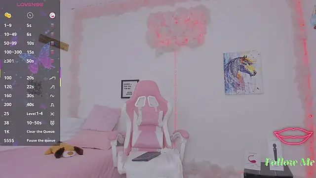 milfAaura online show from 26, 3, 2026