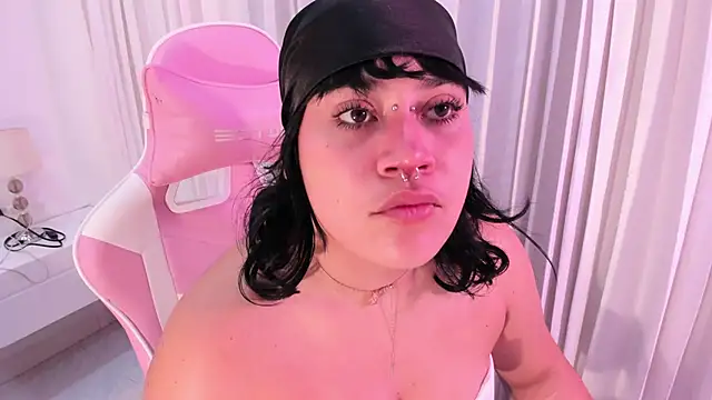 mia yeager online show from 16, 11, 2025