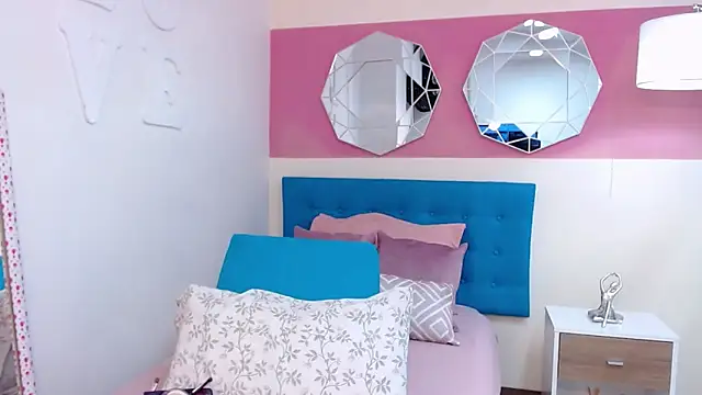 NicoletBlossom online show from 13, 3, 2026