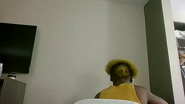 Snapshot of Tishrella6 chatting on 30, 4, 2026 Tishrella6 online show from 30, 4, 2026