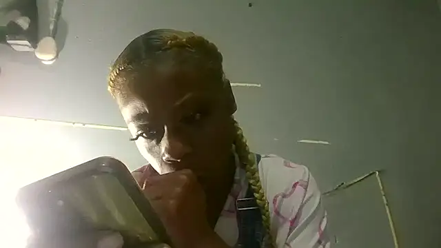 Snapshot of Tishrella6 chatting on 23, 4, 2026 Tishrella6 online show from 23, 4, 2026