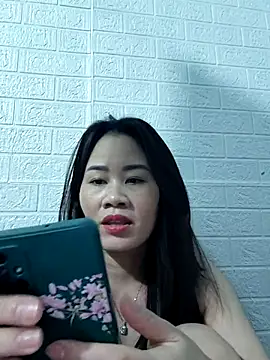 Singlemom69x online show from 4, 12, 2025
