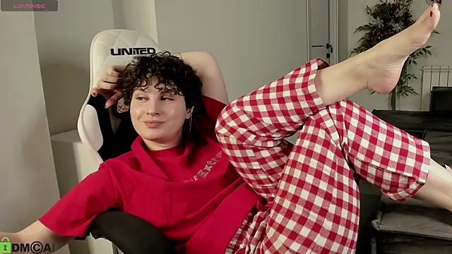 Adeline Perle online show from 10, 1, 2026