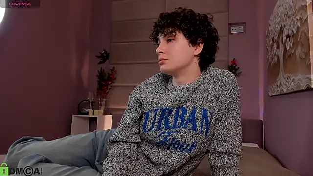 Adeline Perle online show from 17, 1, 2026