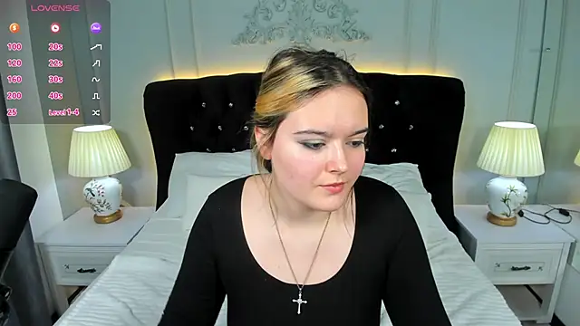 Snapshot of HeyMary chatting on 15, 11, 2025 HeyMary online show from 15, 11, 2025