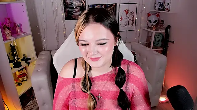 Snapshot of HeyMary chatting on 17, 9, 2025 HeyMary online show from 17, 9, 2025