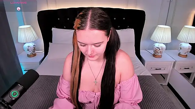 Snapshot of HeyMary chatting on 25, 9, 2025 HeyMary online show from 25, 9, 2025