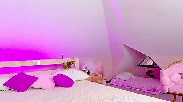 Snapshot of Liann_Stark chatting on 7, 11, 2025 Liann Stark online show from 7, 11, 2025