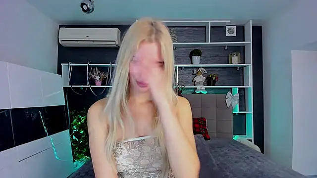 SabrinaSharm online show from 18, 12, 2025