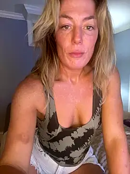 Snapshot of Stretchmeslowly chatting on 11, 9, 2025 Stretchmeslowly online show from 11, 9, 2025