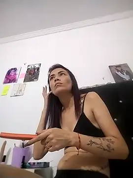 dulcelatin21 online show from 28, 10, 2025